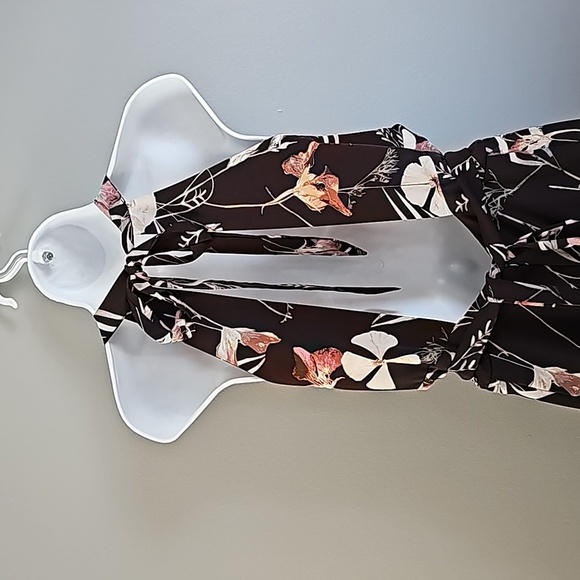 Effortlessly Chic: Curvy Sense Halter Jumpsuit in Size 2x - Picture 6 of 8